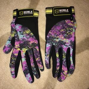 Ridding Gloves: Noble Outfitters size 7